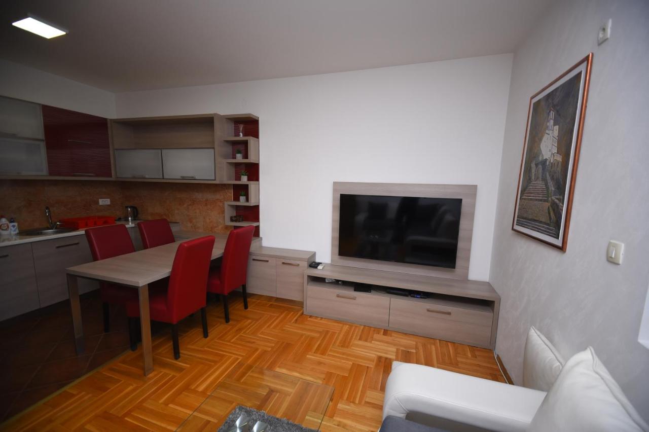 New Apartment Located In The Heart Of Niksic. 外观 照片